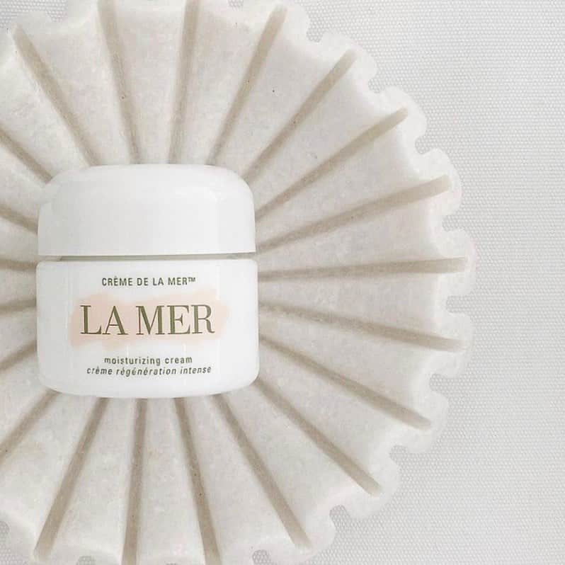 ドゥラメールのインスタグラム：「The La Mer moisturizer that started it all.⁣ #CremedelaMer ⁣ #Regram ℅ @tahliamaguire」