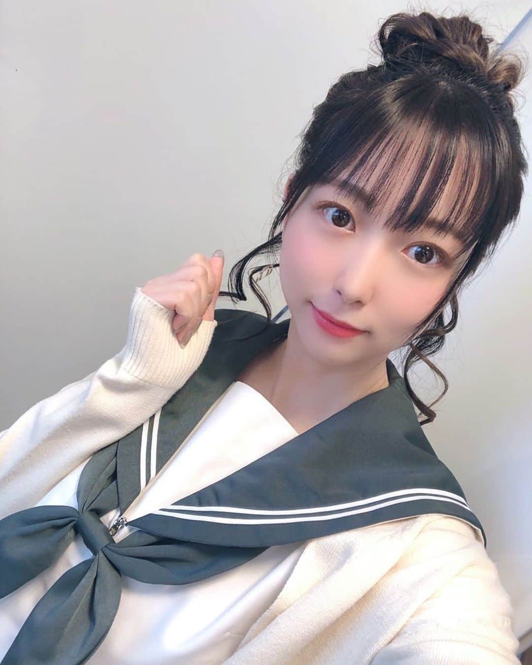 大崎菜々子のインスタグラム：「・ 《情報解禁》 この度、 今春リリース予定のスマートフォンアプリゲーム 『スターガールズグランプリ』に出演することになりました！ リリースに先駆け、ゲームで実際に使われるカードの生写真が2/22(月)〜3/7(日)23:59まで2週間限定で販売です😘 プロフィールのリンクからぜひgetしてください❤ ゲームのリリースも楽しみに待っていてください✨  #スターガールズグランプリ  #スタグラ #声優 #グラドル #コスプレ #モデル #ゲーム #グラドル自画撮り部  #制服  #横浜美少女図鑑 @bishoujozukan_official #ラジオパーソナリティー #我的最愛  #fashiongram #좋아요 #팔로우미  #패션  #패션스타그램#셀피 #셀스타그램 #model #cosplayer #l4l #girl  #cute #かわいい#instagood #色白女子 #ブルベ夏  #makeup #cosmetics」
