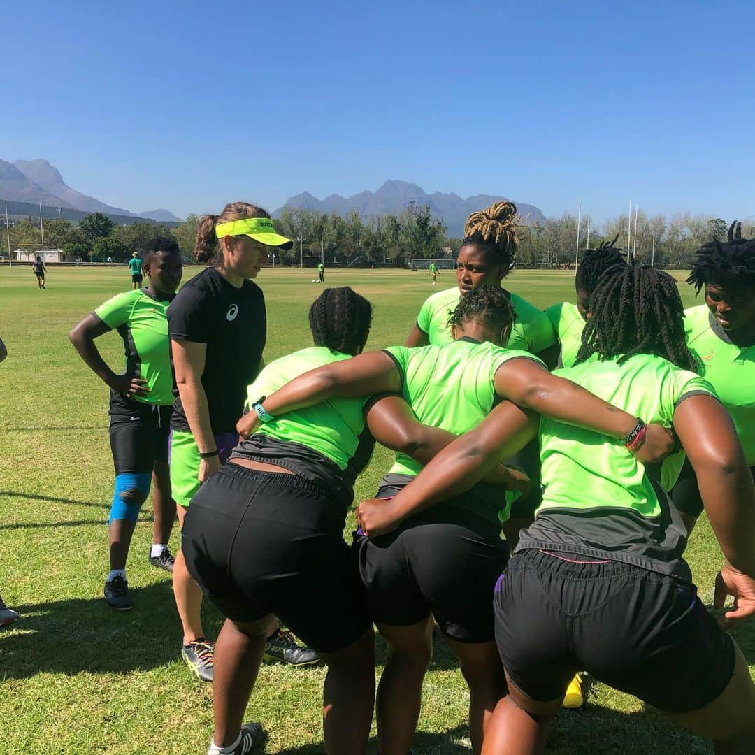 ラグビー南アフリカ代表さんのインスタグラム写真 - (ラグビー南アフリカ代表Instagram)「The Springbok Women had an intense but productive training day in Stellenbosch! 💪🏼 The hard work continues for the Rugby World Cup in New Zealand 🏉 @rugbyafrique」2月24日 1時59分 - bokrugby