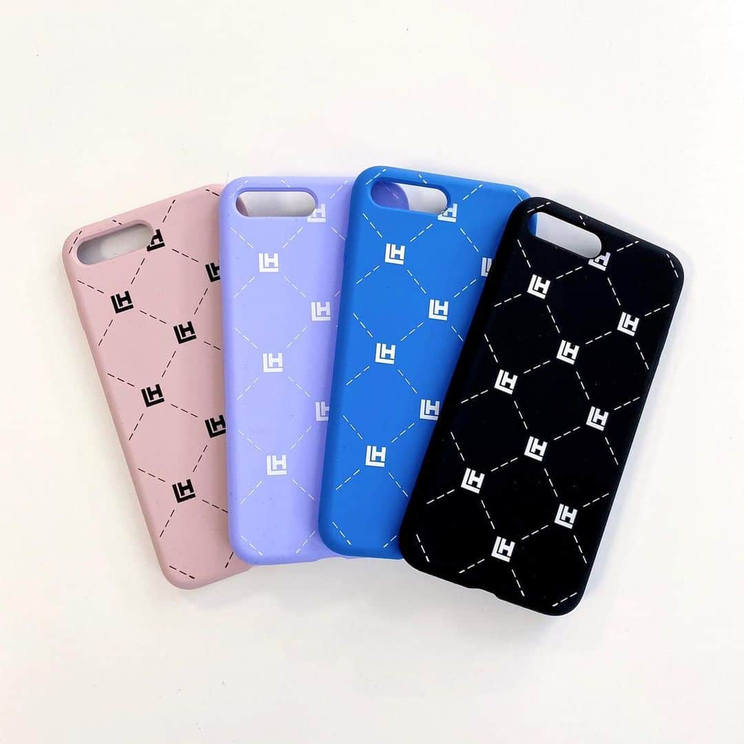 LOCAL HEROESさんのインスタグラム写真 - (LOCAL HEROESInstagram)「Everyone wears LH Monogram and your phone can do it too! 🖤📱from NOW Lavender, Nude, Blue, Black or all of them!  New LH Iphone Cases in 4 colors are available at www.localheroesstore.com」2月24日 1時59分 - localheroes