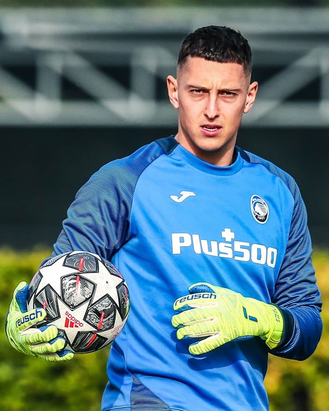 アタランタBCのインスタグラム：「🌟 #UCL 𝕄𝕆𝔻𝔼 🔛 ⠀ #AtalantaReal #GoAtalantaGo ⚫️🔵 #Atalanta #BergAMO #ForzaAtalanta」