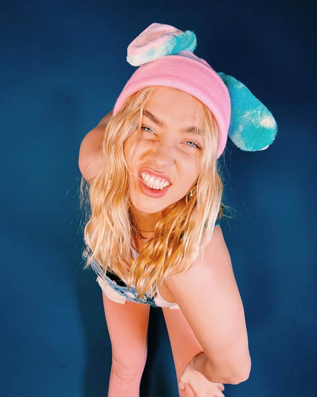 マティー・ノイズのインスタグラム：「whatever aliens r coming soon anywayzzzz 😅」