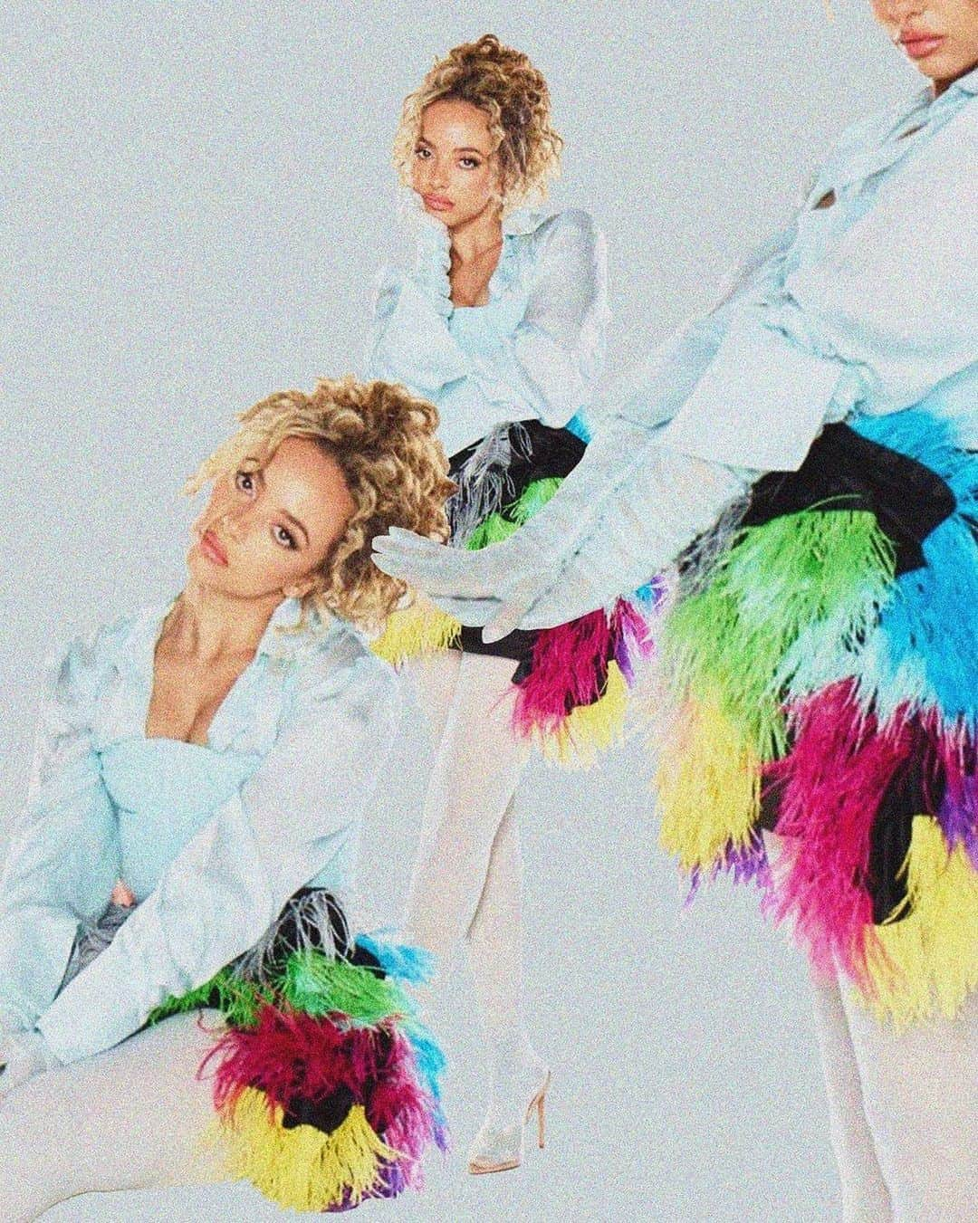 リトル・ミックスさんのインスタグラム写真 - (リトル・ミックスInstagram)「good things come in threes 💙  Edit by @thomasgeorgewulbern」2月24日 2時04分 - littlemix