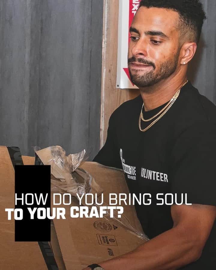 Foot Lockerのインスタグラム：「Justin Johnson (@jmorel1022) the founder of Kicks4theCity (@k4tc), an organization that helps provide sneakers for the homeless, has donated over 100K pairs of shoes across the country. We honor Justin on The Sole List as his organization continues to inspire change and shape the future of sneaker culture.」