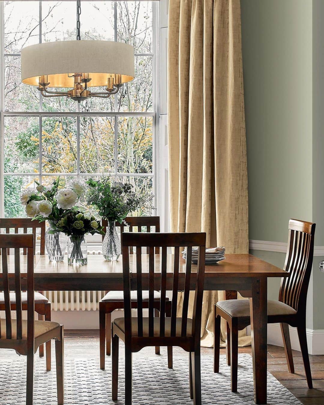 ローラアシュレイのインスタグラム：「Let there be light 💡 ⁣ The Laura Ashley Lighting collection will be available to shop once again from next month. ⁣ ⁣ Find your favourites styles, from Harrington to Sorrento, Issac pendants to Vienna chandeliers and bring light to your home!」