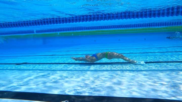 キーラ・トゥサントのインスタグラム：「Working on that amplitude 🐬 #teamNL #ArenaWaterInstinct #elkedagbeter」