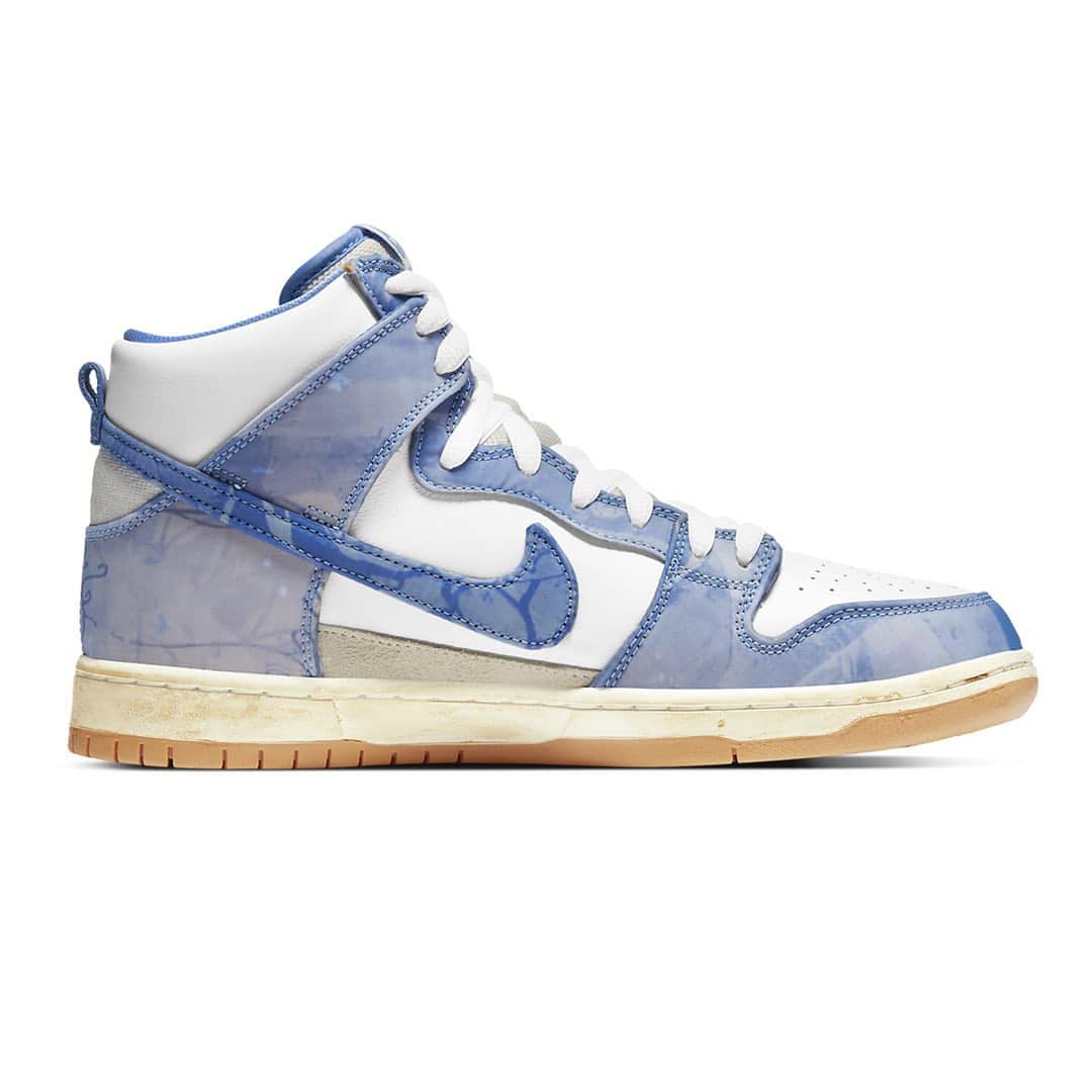 HYPEBEASTさんのインスタグラム写真 - (HYPEBEASTInstagram)「@hypebeastkicks: @carpetcompany's upcoming @nikesb Dunk High looks crazy after you destroy it. The Baltimore-based skate brand's take on the Dunk features crisp white leather uppers combined with “Royal Pulse” blue fabric that once torn will showcase an underlying panel of yellow with details that resonate with the shop. Other details include the shop's signature star motif on the heel, an aged yellow midsole, and more. A wider release is set for February 26 at places like @berricscanteen.  Photo: Nike」2月24日 2時46分 - hypebeast