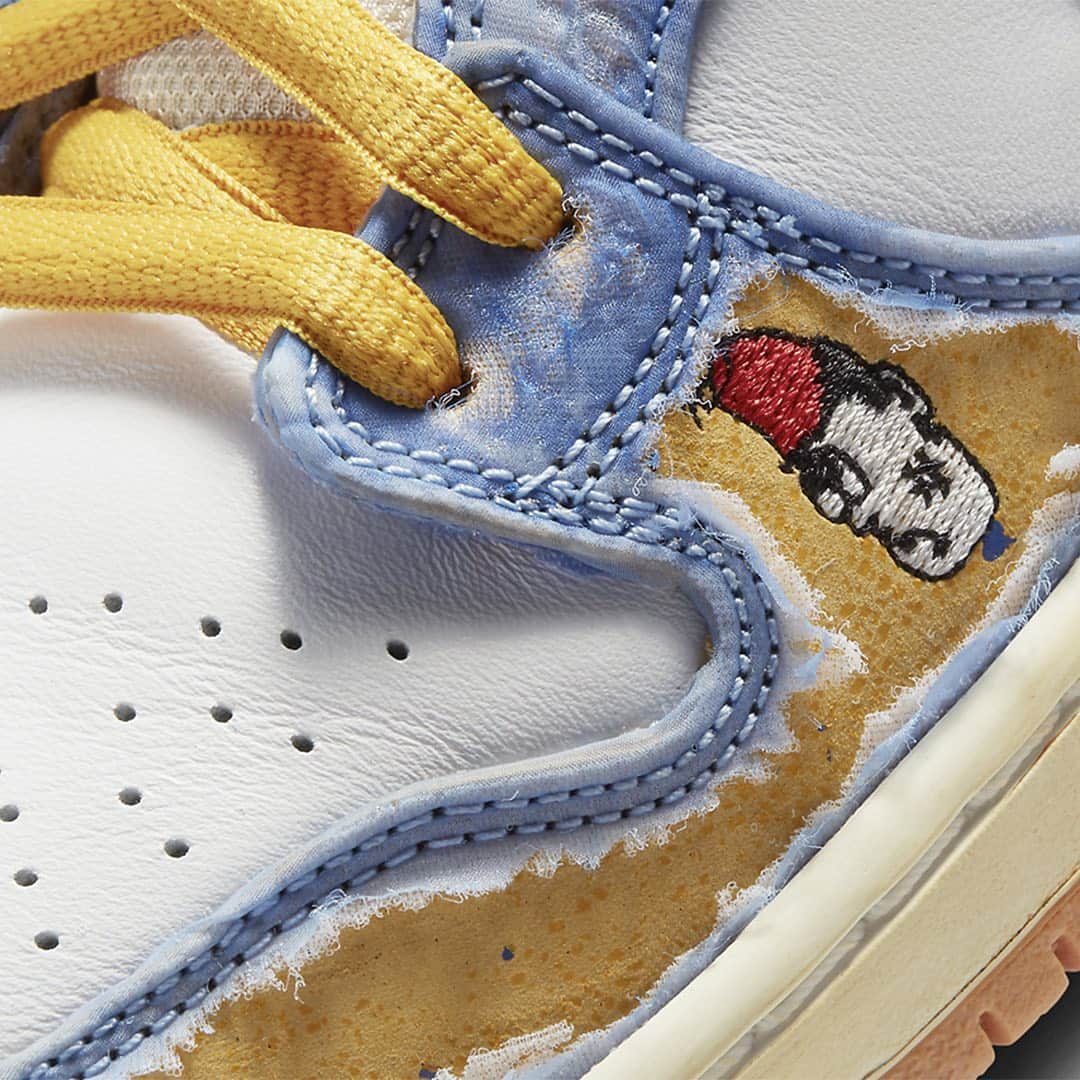 HYPEBEASTさんのインスタグラム写真 - (HYPEBEASTInstagram)「@hypebeastkicks: @carpetcompany's upcoming @nikesb Dunk High looks crazy after you destroy it. The Baltimore-based skate brand's take on the Dunk features crisp white leather uppers combined with “Royal Pulse” blue fabric that once torn will showcase an underlying panel of yellow with details that resonate with the shop. Other details include the shop's signature star motif on the heel, an aged yellow midsole, and more. A wider release is set for February 26 at places like @berricscanteen.  Photo: Nike」2月24日 2時46分 - hypebeast
