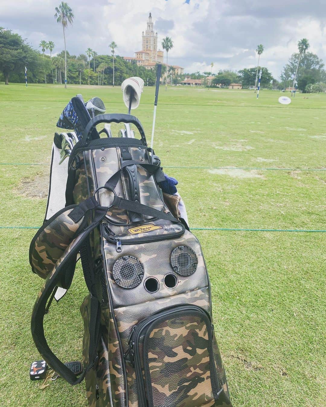 レイ・アレンのインスタグラム：「Gettin a little work in with my @wizpakofficial @mcleangolf」