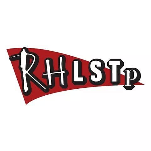 メアリー・リン・ライスカブのインスタグラム：「I’m going LIVE today with Richard Herring at NOON pst! 8pm London time! Link in stories! (It’s on twitch) #richardherringsleicestersquaretheatrepodcast #richardherring #marylynnrajskub #comedy #theatre #podcast #uk」
