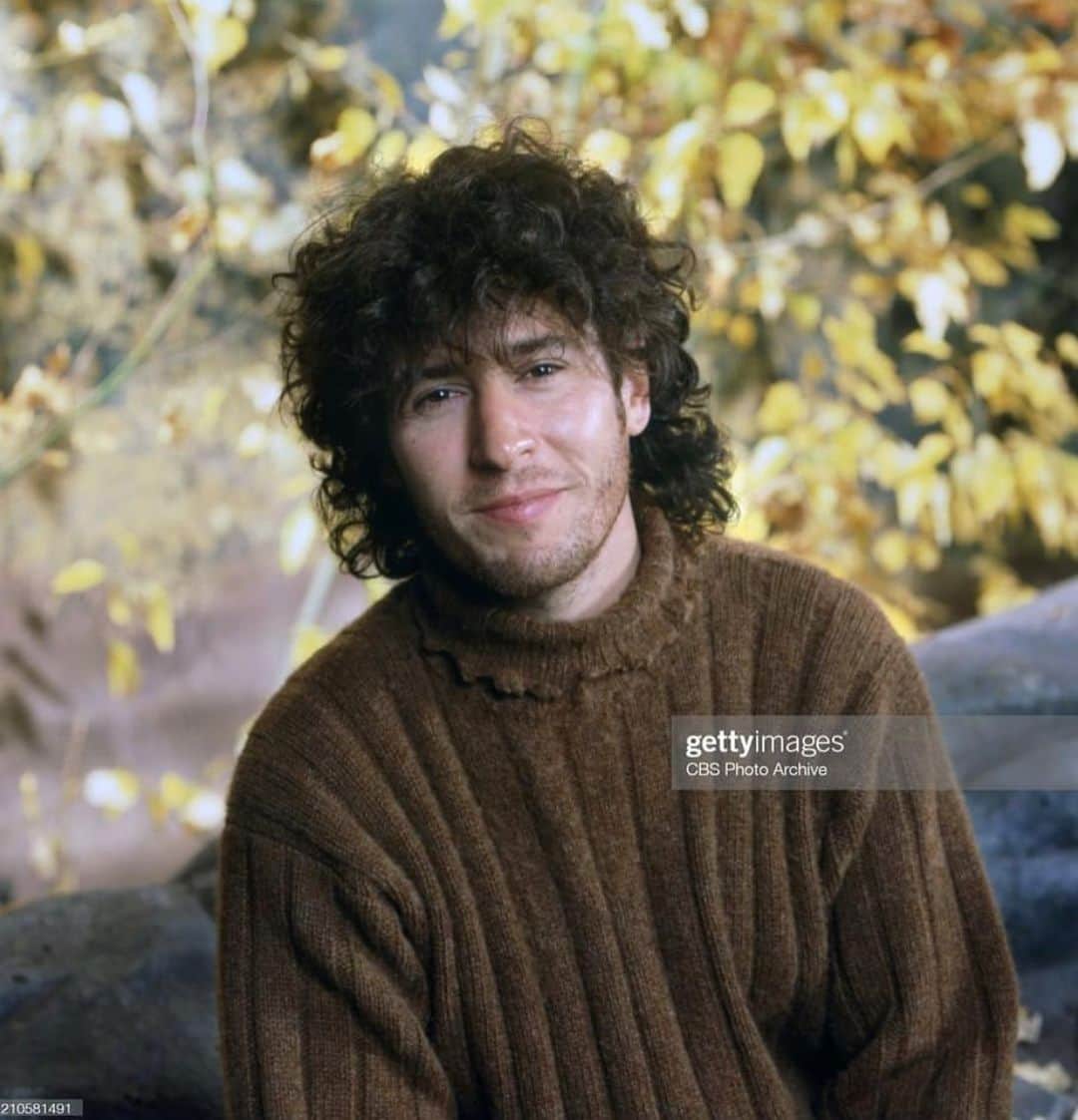 ロブ・モローのインスタグラム：「🎼"I got life, mother I got laughs, sister I got freedom, brother I got good times, man  I got my hair"」
