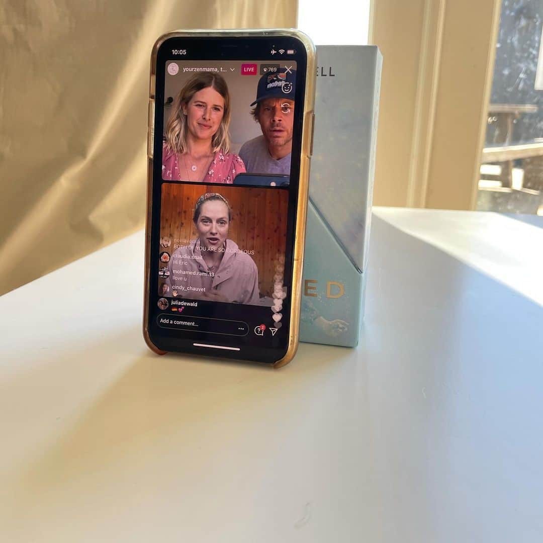 エリック・クリスチャン・オルセンのインスタグラム：「Happening live now!!! @yourzenmama @teresapalmer @swrightolsen come hang!!」