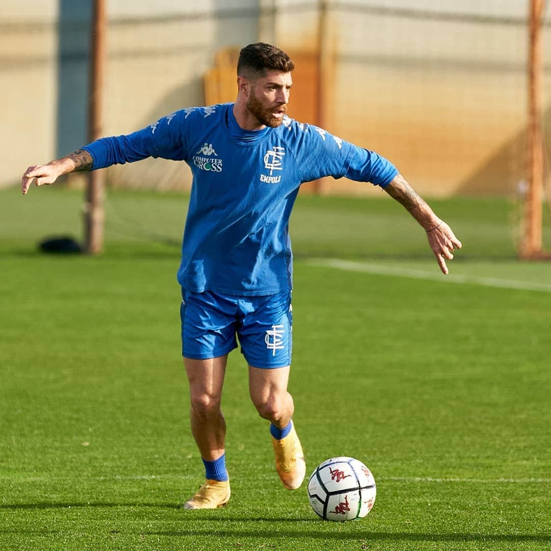 エンポリFCさんのインスタグラム写真 - (エンポリFCInstagram)「📸📸📸 La sfida col Venezia si avvicina; azzurri al lavoro nel pomeriggio, domani mattina di nuovo in campo al Sussidiario」2月24日 3時10分 - empoli_fc_official