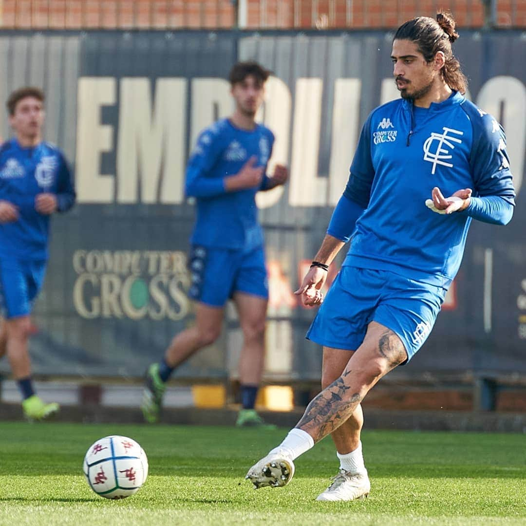 エンポリFCさんのインスタグラム写真 - (エンポリFCInstagram)「📸📸📸 La sfida col Venezia si avvicina; azzurri al lavoro nel pomeriggio, domani mattina di nuovo in campo al Sussidiario」2月24日 3時10分 - empoli_fc_official