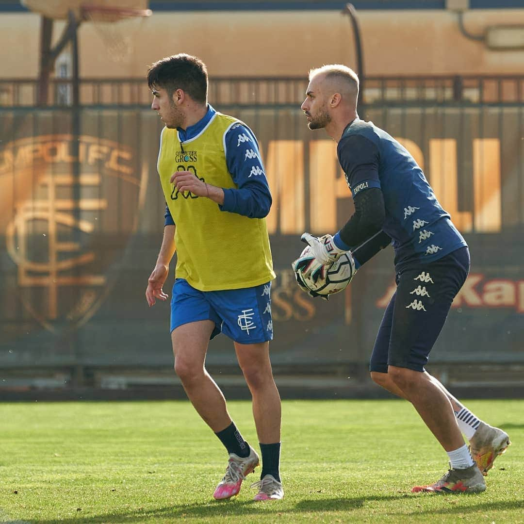 エンポリFCさんのインスタグラム写真 - (エンポリFCInstagram)「📸📸📸 La sfida col Venezia si avvicina; azzurri al lavoro nel pomeriggio, domani mattina di nuovo in campo al Sussidiario」2月24日 3時10分 - empoli_fc_official