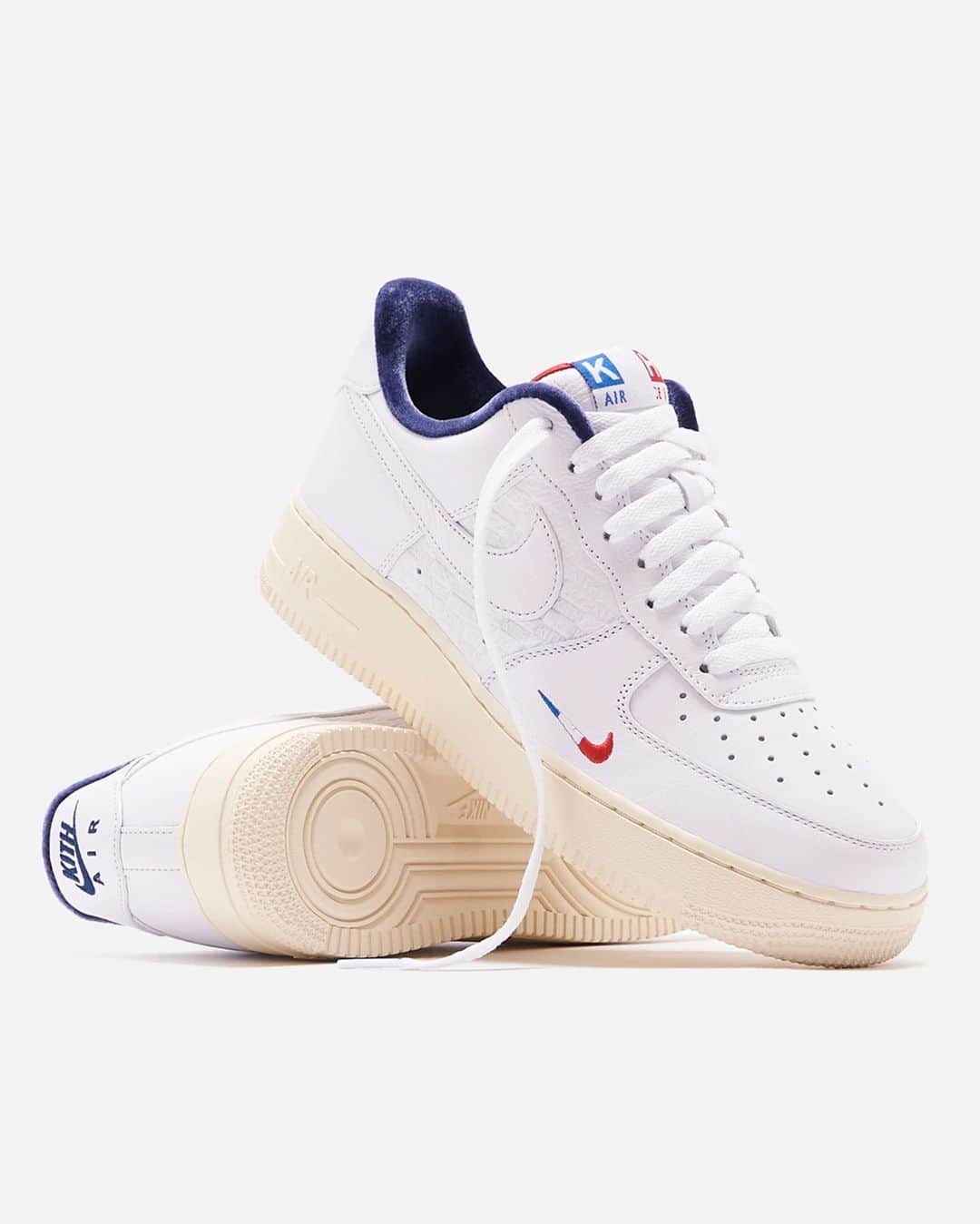 Sneaker Newsさんのインスタグラム写真 - (Sneaker NewsInstagram)「To commemorate the opening of their new Paris flagship store, KITH has prepared an exclusive Air Force 1 release with a monogram pattern stamped into the leather, a tri-colore treatment to the tongue logo and mini-Swoosh, and a plush interior lining. These will drop on 2/26 exclusively at KITH Paris; hit the link in our bio for a closer look.」2月24日 3時14分 - sneakernews