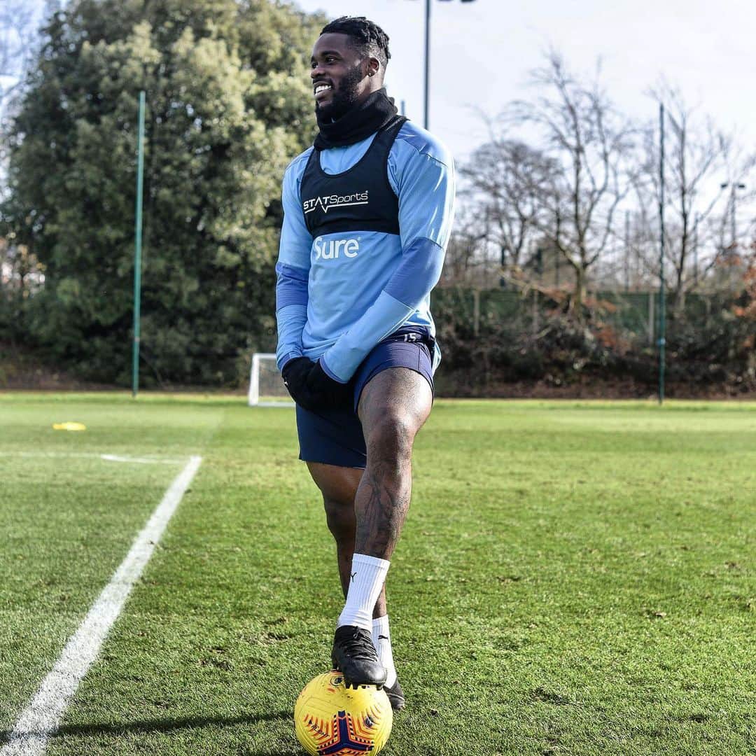 ジェフ・シュルップのインスタグラム：「Loading ⏳🙏🏾」