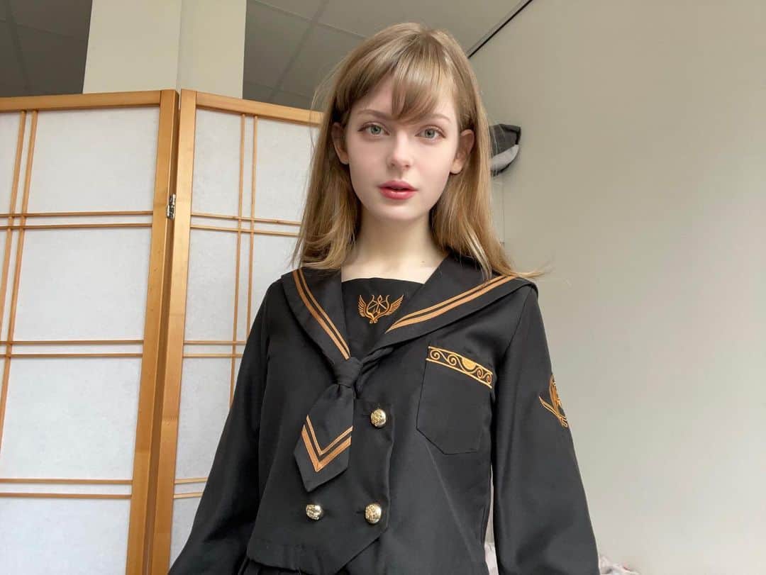 Ella Freyaのインスタグラム：「Nyanko Club #seifuku #セーラー服」