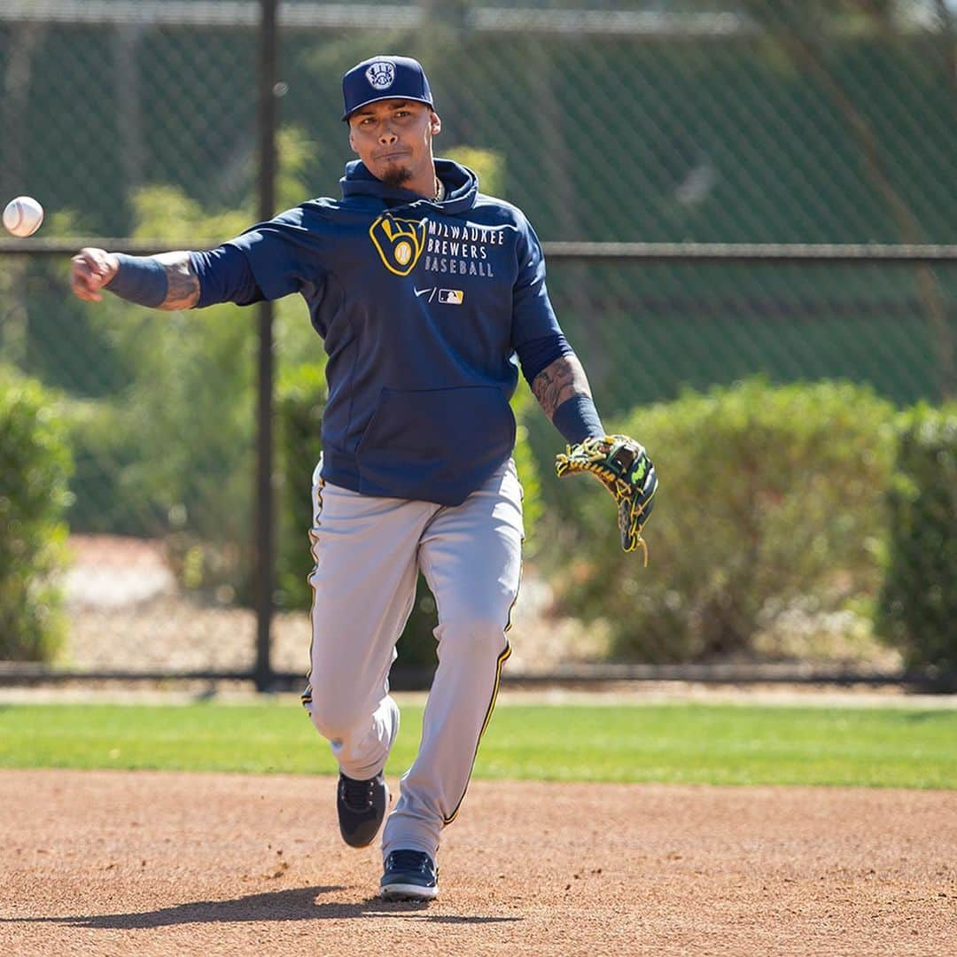 ミルウォーキー・ブルワーズさんのインスタグラム写真 - (ミルウォーキー・ブルワーズInstagram)「The gang’s all here. Position players have officially reported to Spring Training.   #CactusCrew」2月24日 4時00分 - brewers