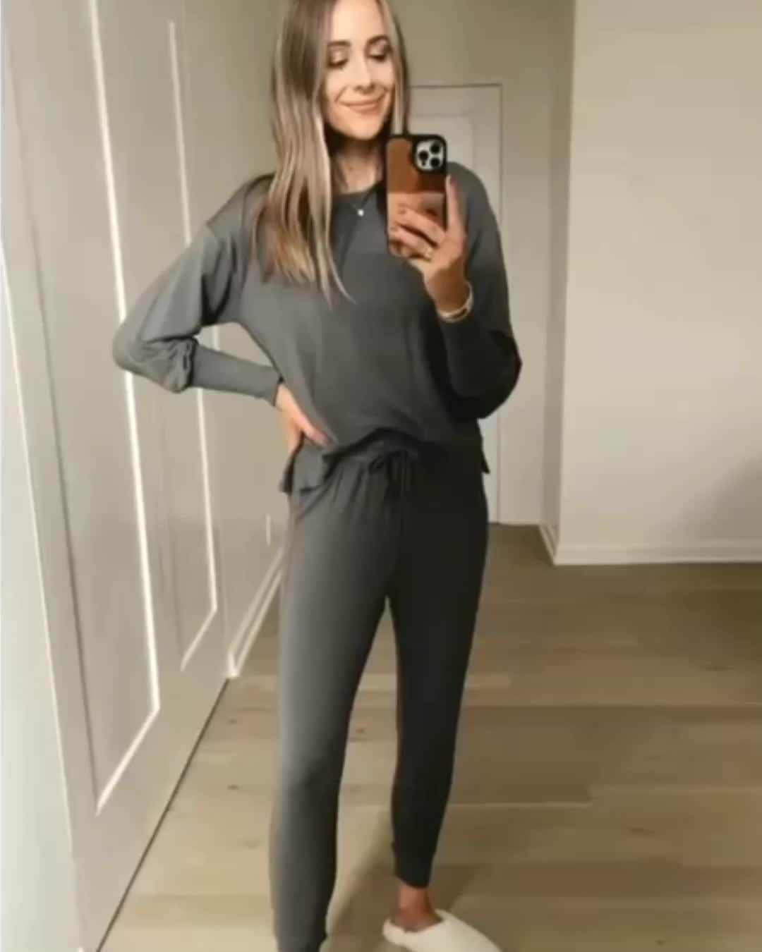 スプレンディドのインスタグラム：「"If you need me I’ll be lounging all day in this buttery-soft loungewear!" -@fashion_jackson knows best 😍」