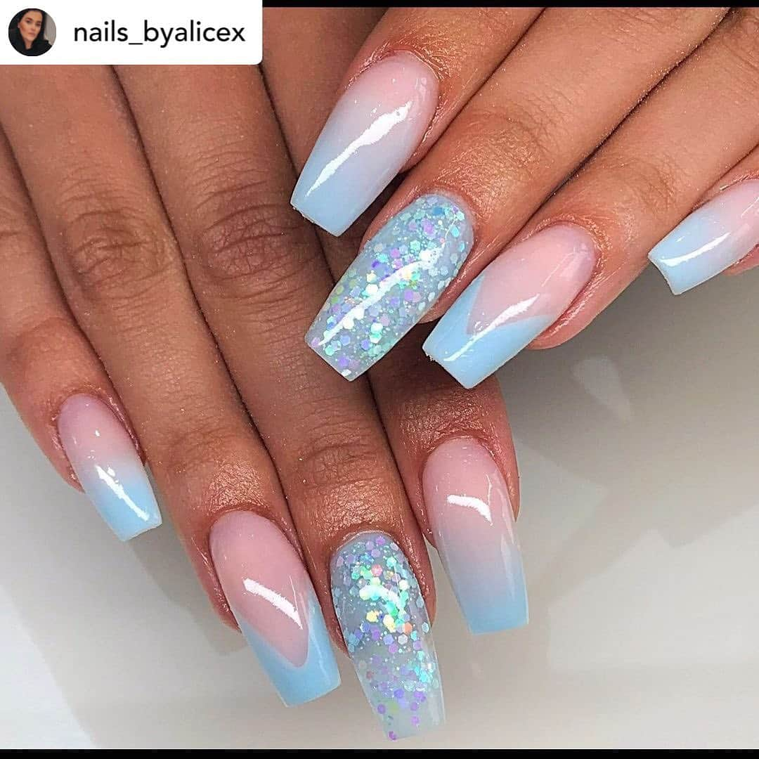 Nail Designsさんのインスタグラム写真 - (Nail DesignsInstagram)「By• @nails_byalicex Today’s colour  B L U E 💙 Hoping for some good news 🤞🏼 So we can get back to doing real life hands!!!!   @glitterbels  @nailpromagazine @nailitmag #nailspafeature #nailpro #yorkshirenails #followfriday #nailreels #hbanails #acrylicnails #acrylicart #naildesigns #nailobsession #nailporn #nailgasm #glitterbels」2月24日 4時05分 - nailartfeature