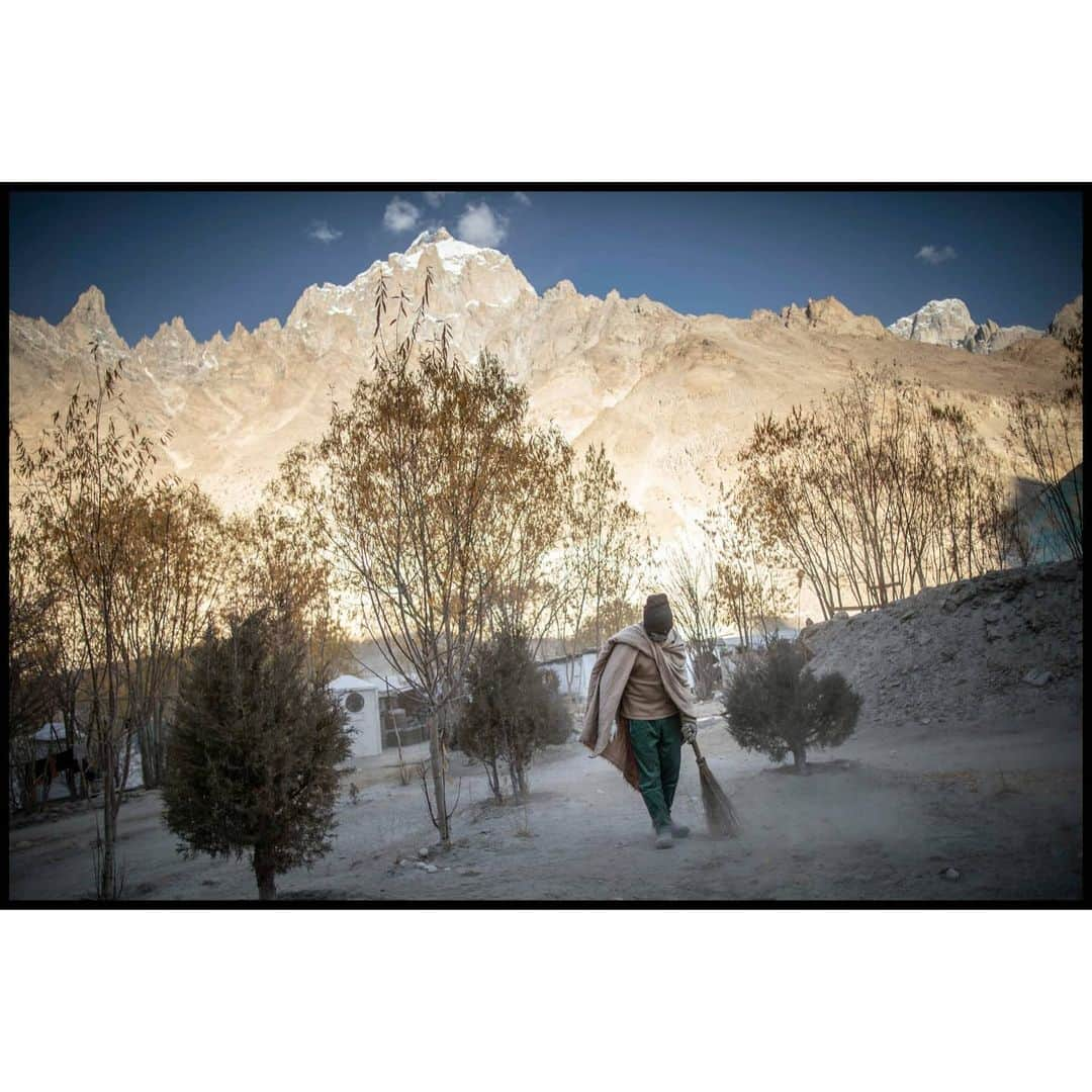 Cory Richardsさんのインスタグラム写真 - (Cory RichardsInstagram)「Outtakes from 'A Line in the Mountains' by @freddiewilkinson in the March '21 issue of @natgeo unraveling the cartographic nightmare of the Siachen Conflict on the border of Pakistan & India.」2月24日 4時09分 - coryrichards