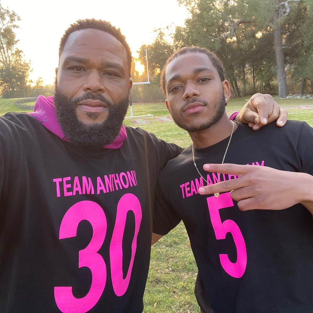 アンソニー・アンダーソンのインスタグラム：「On this day 21 years ago I was blessed with the task of raising a baby boy to a man! Today the responsibility of adulthood welcomes you into its fold. I pray that along the way in this journey you have learned from my triumphs but more importantly you have learned from the mistakes I’ve made as well. Our shirts may  say “Team Anthony” but my heart beats and bleeds “Team Nate!” Sometimes audibles are called and we must adjust. I’m learning to adjust. Our team plays together, we learn together, we win together and sometimes we don’t. As your teammate I leave it all on the field. As your father there’s nothing I would not do for you. I love you son! Happy birthday @hotboynato」