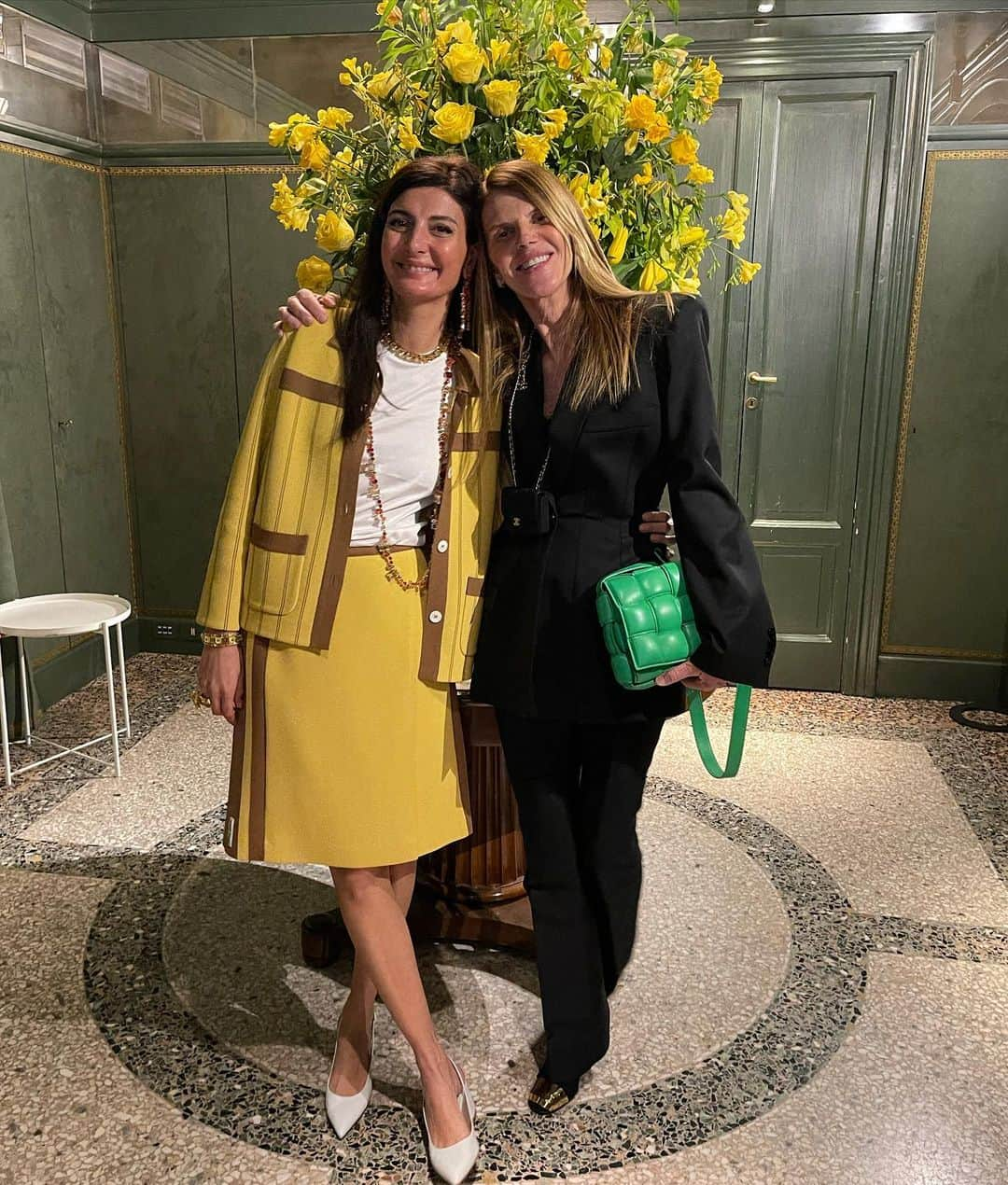 アンナ・デッロ・ルッソさんのインスタグラム写真 - (アンナ・デッロ・ルッソInstagram)「Ri-Congiunte 💞💞💞 l’m really happy to have see you Gio tonight @giovannaengelbert 💖💖💖and congratulations for your amazing @swarovski new jewelry collection 👏👏👏 ( pic 📸after we have all been tested)」2月24日 4時23分 - annadellorusso