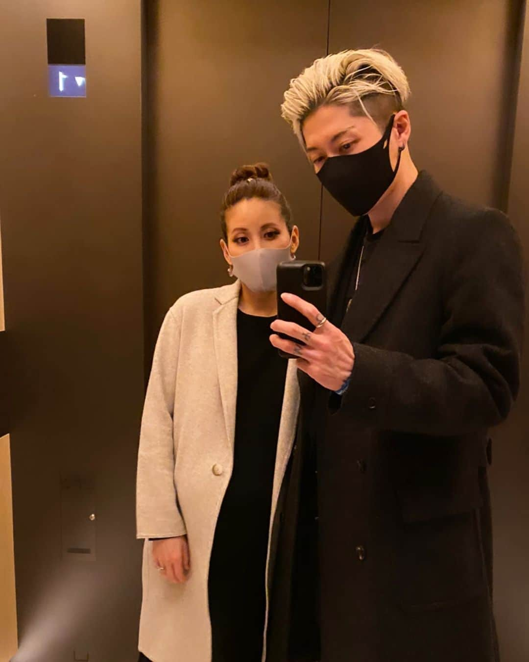 雅-MIYAVI-さんのインスタグラム写真 - (雅-MIYAVI-Instagram)「With the pregnant bday girl. A person who I respect the most as a human being in the world. Thank you for being born as who you are and being with me. Love you. メルさんと。この世界で人として一番尊敬している女性。生まれてきてくれて、ありがとう。僕といてくれて、ありがとう。🙏🏻」2月24日 4時25分 - miyavi_ishihara