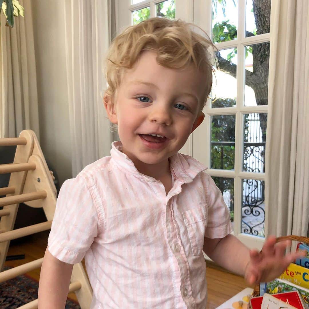 Anna Lylesのインスタグラム：「Baby’s first haircut. 15 month old heartthrob 💘 Strawberry blonde just like his Grandpa Lyles, I wonder how long it will last!」