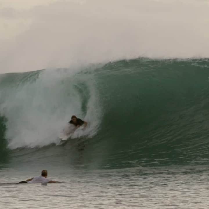 Surf Magazineのインスタグラム：「Which wave, number 1, number 2, or number 3?   Hit the link in bio to watch 30 mins of unseen footage from @stab_high Non-Chlorine, exclusively on Stab Premium. @vanssurf @monsterenergy  Clip: @hampositive」