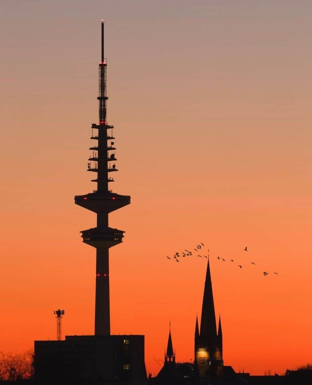 Instagramersさんのインスタグラム写真 - (InstagramersInstagram)「This is a fantastic color photo by @windborn.de and @igershamburg 😍🙌🏻📸🌟✨ #igershamburg #igersgermany #igers」2月24日 4時54分 - igers