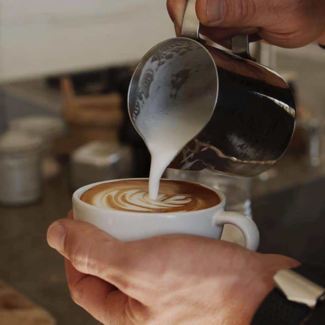 アンドレ・ロッテラーさんのインスタグラム写真 - (アンドレ・ロッテラーInstagram)「🔥 My special edition Coffee beans X @sacredcafe ! Organic Single origin beans from Peru 🇵🇪 in honor to my dad’s roots! +♻️ sustainable packaging! As a coffee aficionado, I LOVE THIS collab! #coffeeofmotorsport ☕️🏁」2月24日 4時55分 - andre_lotterer