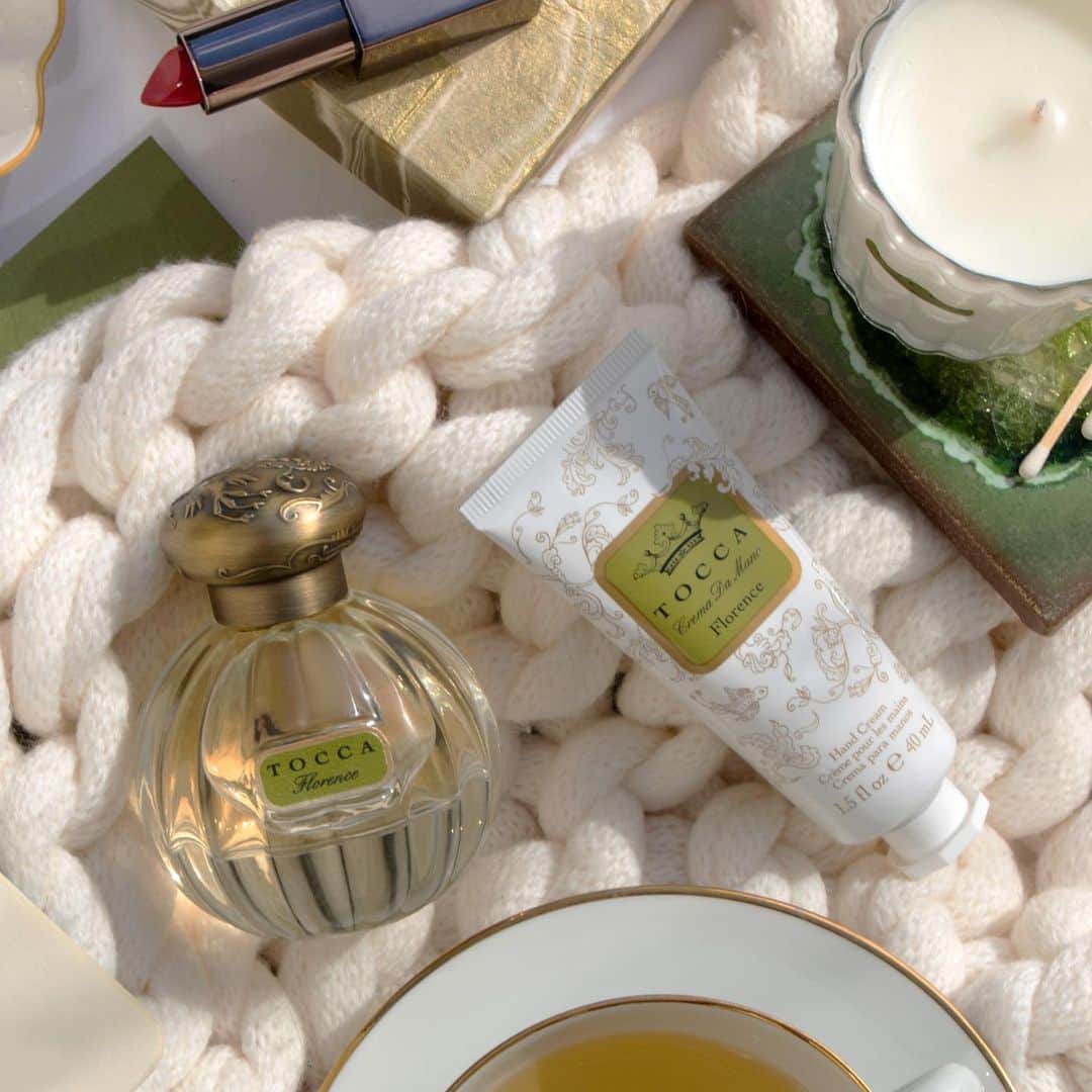 のインスタグラム：「Cozy up with #TOCCA girl Florence — a classic scent of bright bergamot, lush pear, and delicate gardenia 💚 Discover her Parisian charm @sephora⁠⁠ ⁠⁠ ⁠⁠ ⁠⁠ ⁠⁠ ⁠⁠ ⁠⁠ ⁠⁠ ⁠⁠ #tocca #scents #eaudeparfum #fragranceoftheday #scentoftheday #stayfresh #perfume #fragrance #luxury #musthave #treatyoself #treatyourself #luxurylife #beauty #parfum #perfumeoftheday #nicheperfume #instalove #giftguide #giftsforher⁠⁠」