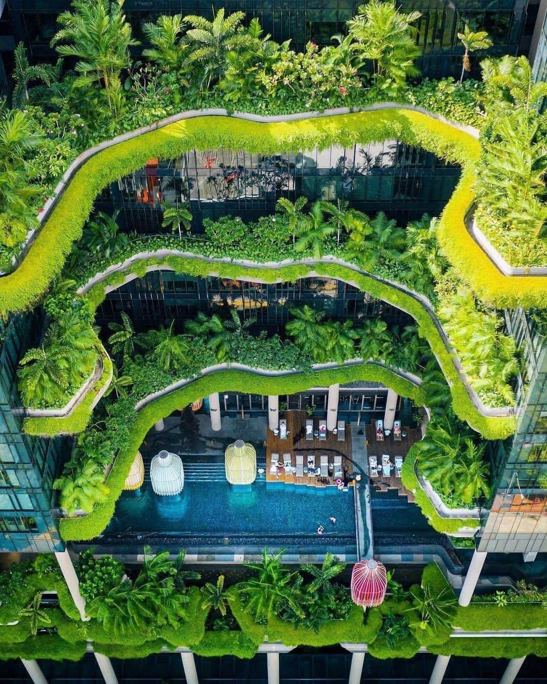 Discover Earthさんのインスタグラム写真 - (Discover EarthInstagram)「A building that breathes in Singapore. 🌴  Parkroyal Collection Pickering, Singapore is a luxury hotel located in the Central Area of Singapore. The building's "hotel-in-a-garden" design has been lauded for its unique architecture that incorporates 15,000 m2 of elevated terraced gardens. It looks amazing, right?  📍 Parkroyal Collection Pickering, Singapore  🇸🇬 #discoversingapore  with @demas  . . . .  #singapore  #igsg  #exploresingapore  #sgig  #sg  #yoursingapore  #instasg  #sgfood  #marinabaysands  #singaporean  #thisissingapore  #sglife  #visitsingapore  #sgvsco  #singaporeinsiders  #igerssingapore  #vscosg  #asia  #gardensbythebay  #marinabay  #gf_singapore  #sgfoodie  #싱가폴  #burpple  #sgfoodies  #sgcafe  #foodsg  #instagramsg」2月24日 5時00分 - discoverearth