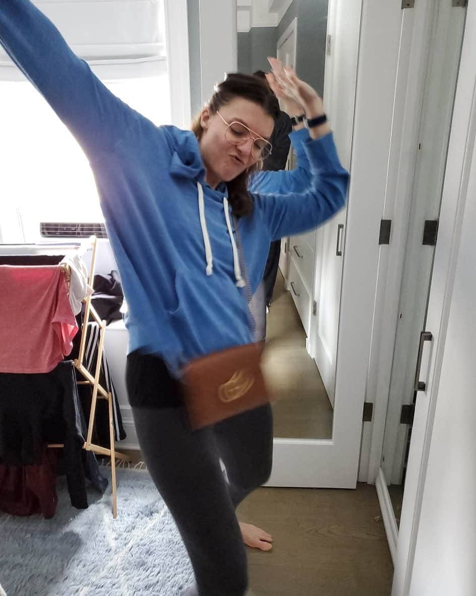 レスリー・ジョーンズのインスタグラム：「Happy Birthday @gina_bo_beanaa better know as “G”!! Get your groove on you deserve it!! @lennymarcusnyc #thebdayhitdifferent」