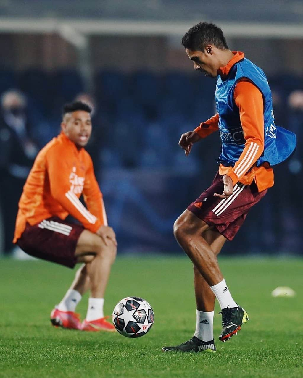 ラファエル・ヴァラーヌさんのインスタグラム写真 - (ラファエル・ヴァラーヌInstagram)「Mañana. Foco total. Vamos ! @championsleague #HalaMadrid」2月24日 5時31分 - raphaelvarane