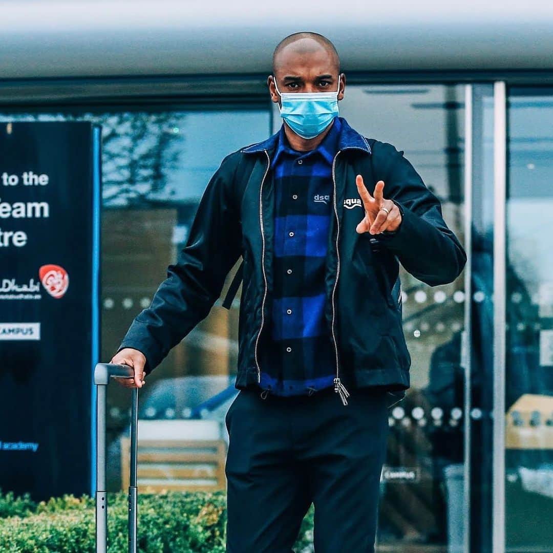 フェルナンジーニョのインスタグラム：「🛫 @championsleague mode: ON 🙏🏾✌🏾」