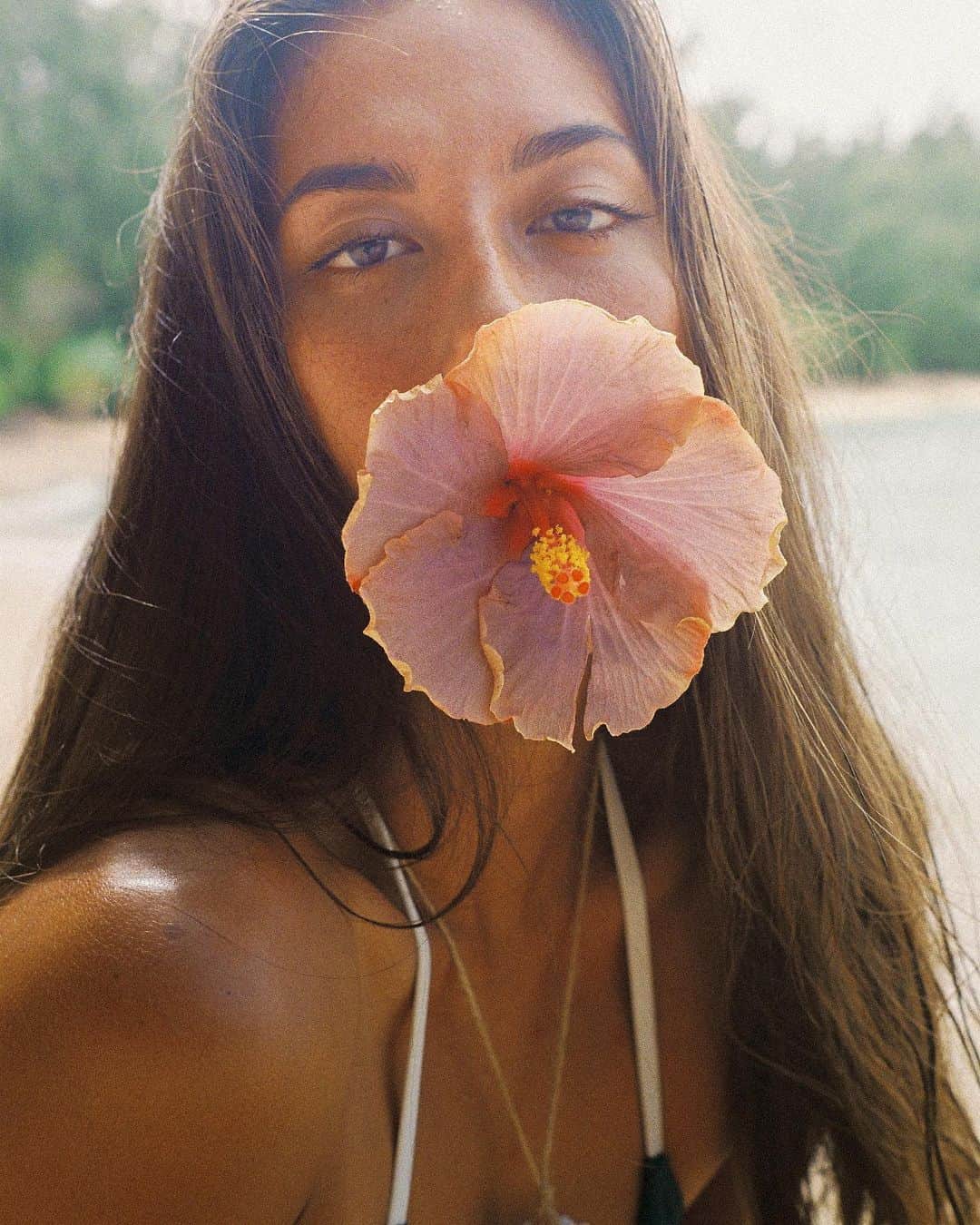 マリア・マーフィーのインスタグラム：「More film spam 🌺💕 by @brooklynhawaii」