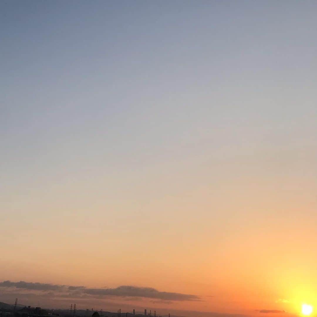 裕樹さんのインスタグラム写真 - (裕樹Instagram)「おはよう。 寒いけれどいい朝だ‼️  今日も頑張ろうぜ〜」2月24日 6時46分 - yuki.lowkick.anc