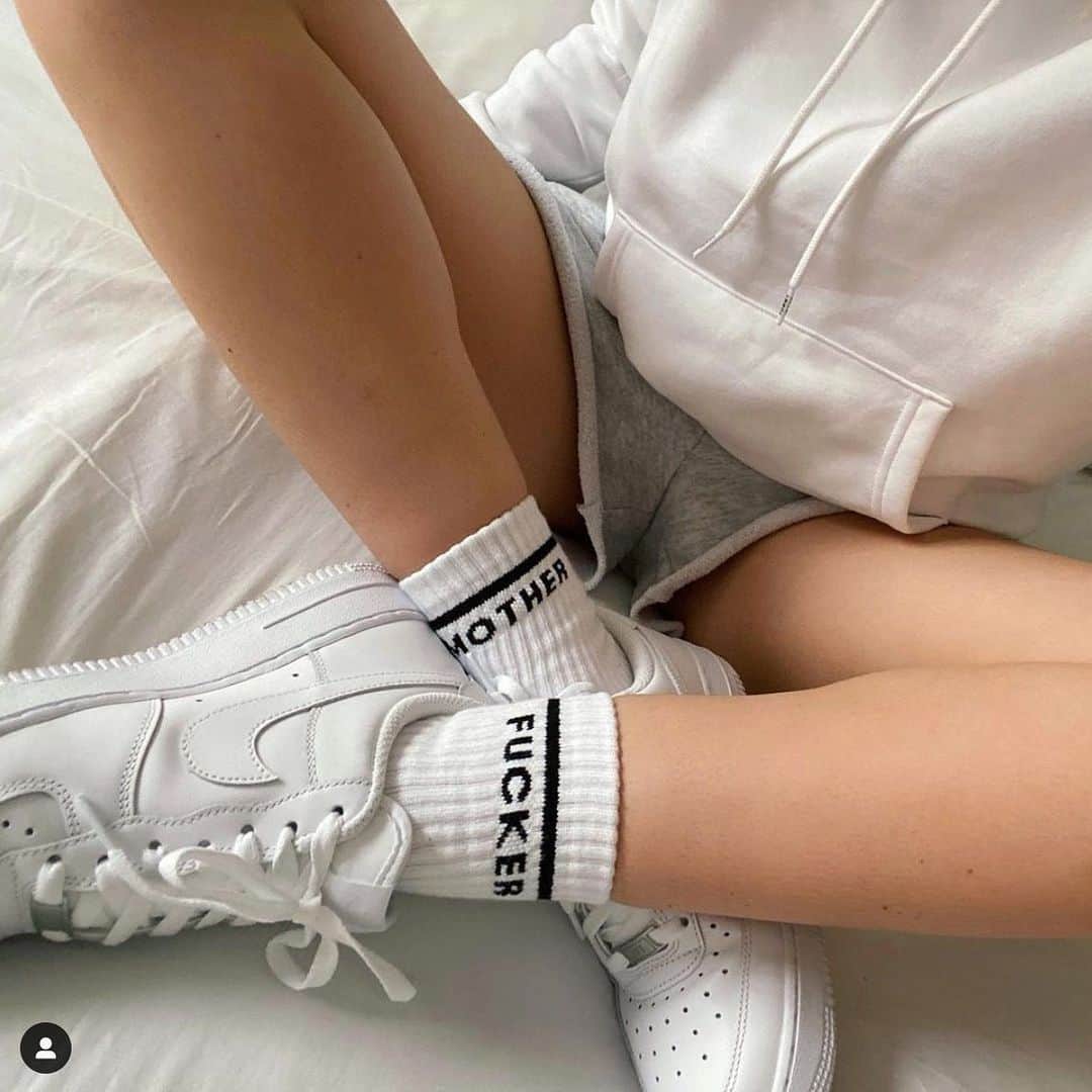 motherdenimのインスタグラム：「The Classics on @tanyaburr」