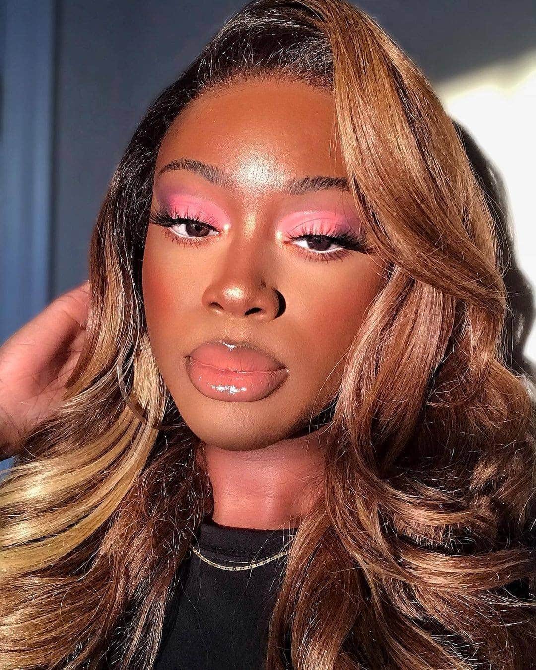 NYX Cosmeticsさんのインスタグラム写真 - (NYX CosmeticsInstagram)「Comin' in SNATCHED! 🔥 @jasadetunji serves sleek & defined arches using our new Lift & Snatch Brow Tint Pen ✨ Available online at nyxcosmetics.com 💕 • #nyxcosmetics #nyxprofessionalmakeup #crueltyfreebeauty #veganformula」2月24日 6時58分 - nyxcosmetics
