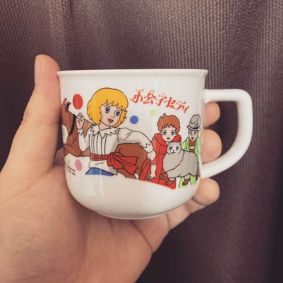 斉藤伸也のインスタグラム：「料理の時に計量カップとして使っていますが、容量は知りません  #cup #vintagecup #FrancesElizaHodgsonBurnett #LittleLordFauntleroy #小公子セディ」