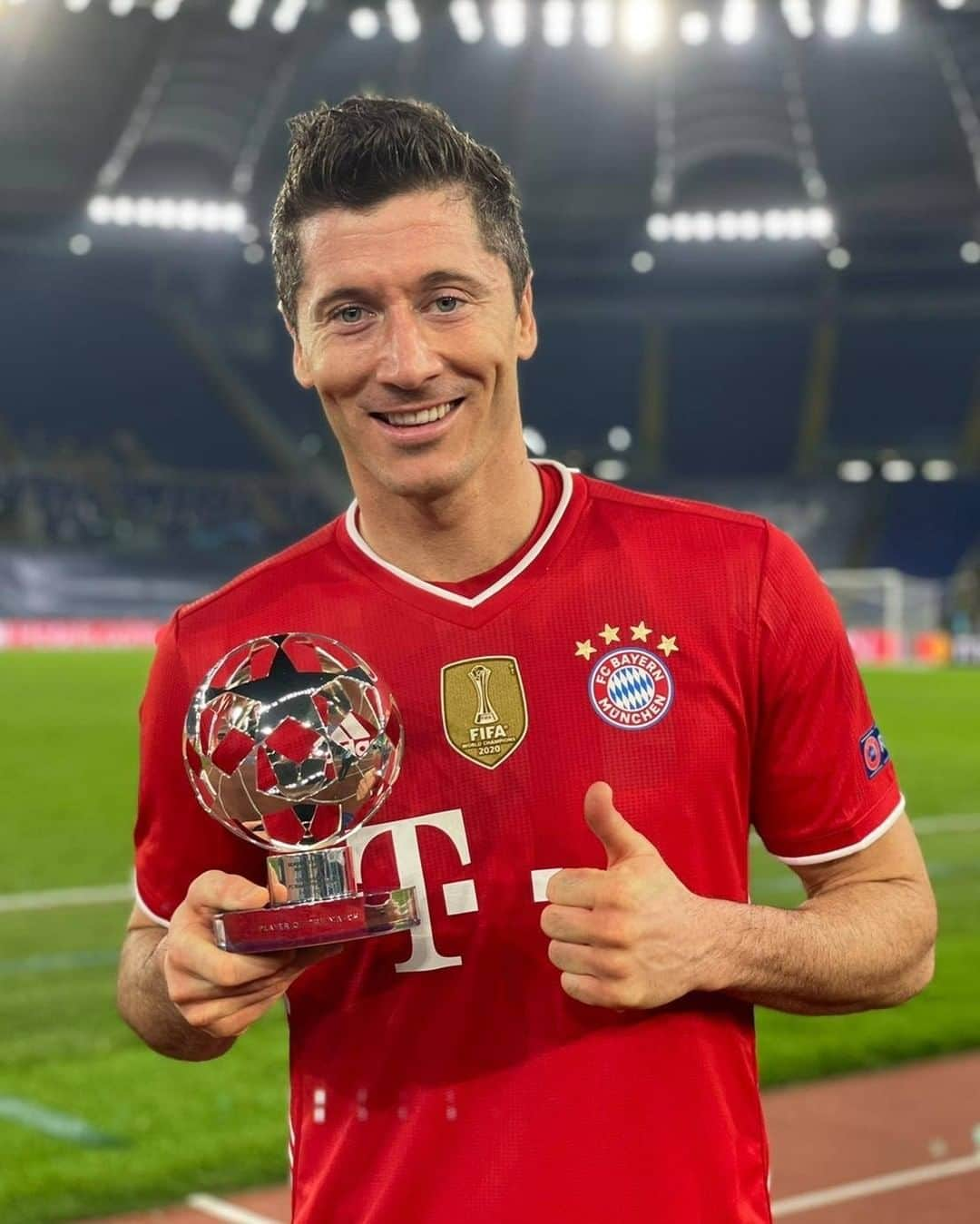 バイエルン・ミュンヘンさんのインスタグラム写真 - (バイエルン・ミュンヘンInstagram)「Man of the Match! 👏🏆 @_rl9   #MiaSanMia #FCBayern #LAZFCB #packmas #LewanGOALski」2月24日 7時01分 - fcbayern