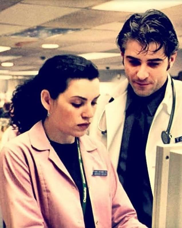 ゴラン・ヴィシュニックのインスタグラム：「And the  most greasy hair award goes to...🥁🥁🥁...😂 ... #lukakovac  With awesome @juliannamargulies my first year on #er」