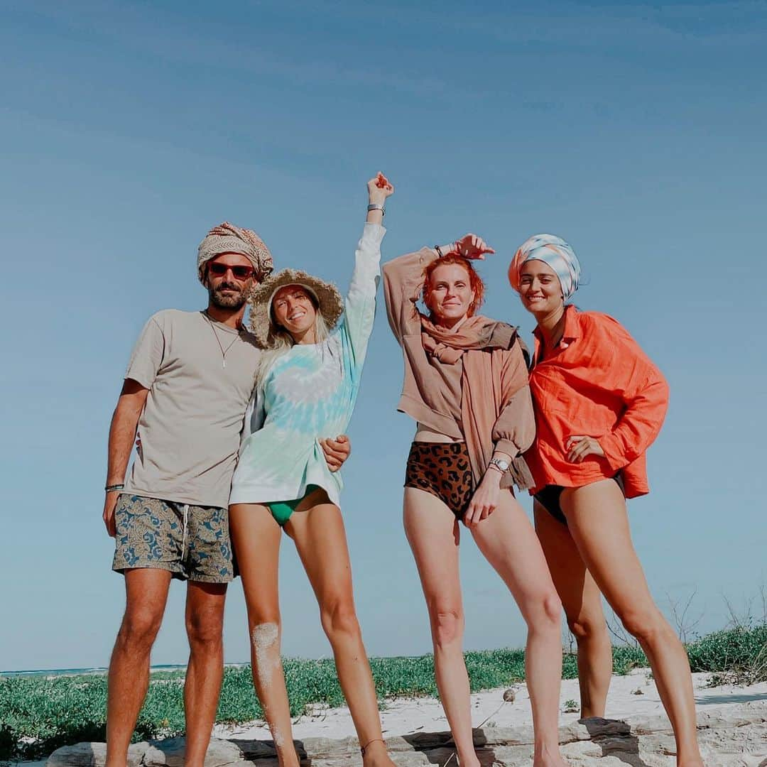 フィービー・ダールさんのインスタグラム写真 - (フィービー・ダールInstagram)「An insanely beautiful day with insanely beautiful people. We explored Sian Ka'an Biosphere Reserve, which is the largest protected area in the Mexican Caribbean and is home to more than 300 species of birds and more than 1000 species of plants and 100 animals. It’s a shame that such places have to be “protected” to survive, but at least there’s that!!! This is the beauty that comes when we nourish and respect nature. Grateful to be alive, healthy and experiencing the natural magic of this earth.」2月24日 8時20分 - phoebe