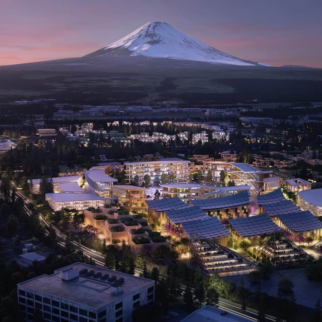 HYPEBEASTさんのインスタグラム写真 - (HYPEBEASTInstagram)「#hypeAF: @toyota has officially begun construction on its smart city. Located at the foot of Mount Fuji at the former Toyota Susono, Shizuoka factory, the 70.8-hectare big “Woven City” will first see 360 people move to the newly built city for trial living. It’s set to include autonomous vehicles, robots, AI, and carbon footprint-minimizing power sources like solar panels and hydrogen-oxygen fuel cells. ⁠⁠ Photo: Toyota」2月24日 19時21分 - hypebeast