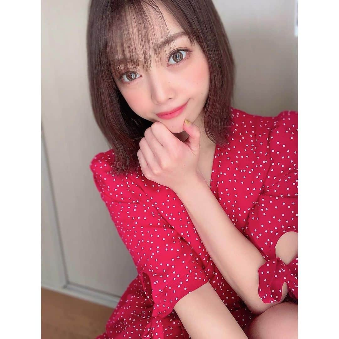 石川あんなさんのインスタグラム写真 - (石川あんなInstagram)「春の装い🌸🍺  #と思いきや今日さっむ🥺 #まだ春服はやい #桜の下でビール飲みたいね #春服 #ワンピース #japanesegirl #gravure #sexy #asiansexy  #asiangirls #selfie #portrait #日本」2月24日 18時06分 - anna_iskw