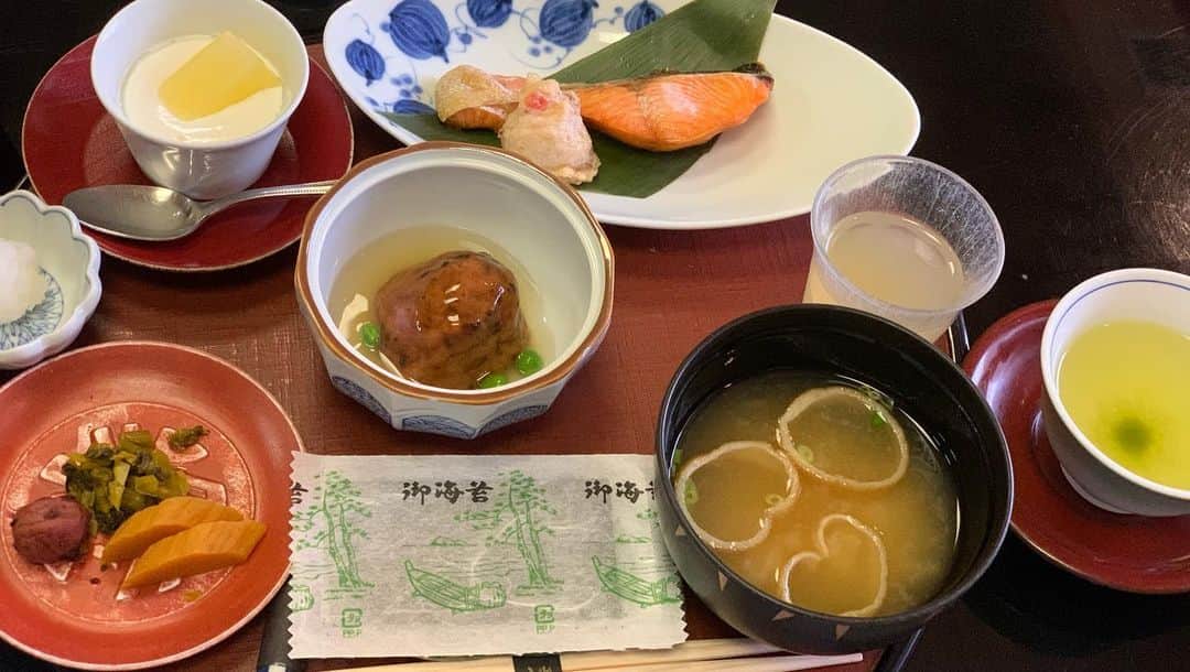 天然かのんさんのインスタグラム写真 - (天然かのんInstagram)「夜の店の店長してた元彼が そのお店のナンバーワンを色管してて 一緒に旅行行ったという思い入れのある場所♨️  階段多過ぎてびっくり、、 次は日光東照宮いきたあい🥦🥦🥦  ＃山楽　＃鬼怒川温泉　#旅行 #栃木　#お宿」2月24日 18時27分 - amane__mizuki1222