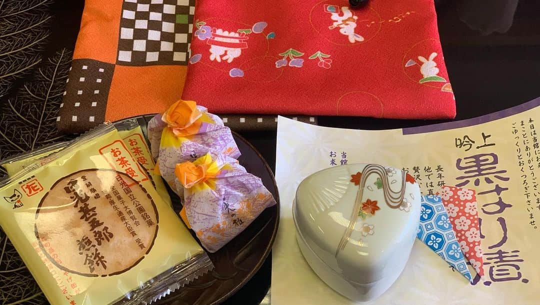 天然かのんさんのインスタグラム写真 - (天然かのんInstagram)「夜の店の店長してた元彼が そのお店のナンバーワンを色管してて 一緒に旅行行ったという思い入れのある場所♨️  階段多過ぎてびっくり、、 次は日光東照宮いきたあい🥦🥦🥦  ＃山楽　＃鬼怒川温泉　#旅行 #栃木　#お宿」2月24日 18時27分 - amane__mizuki1222